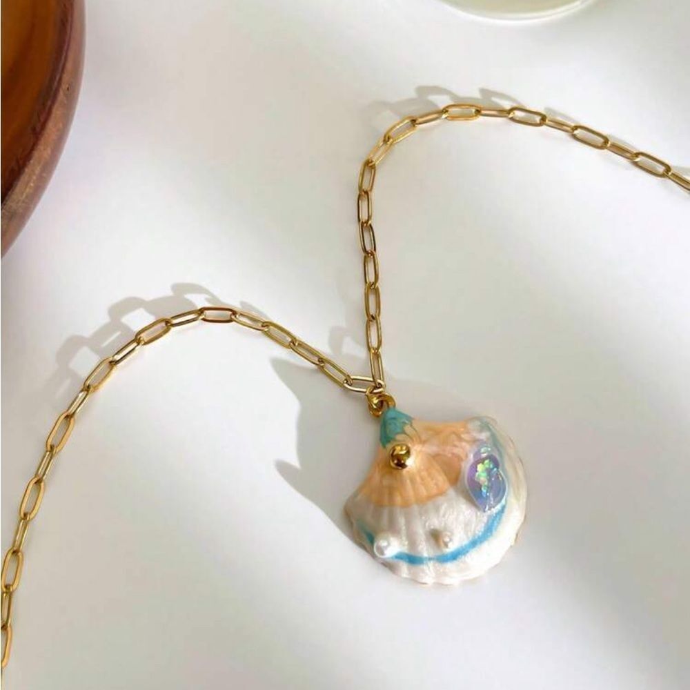 Gold Chain Seashell Pendant Necklace Q763